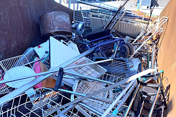 Altmetall im Container