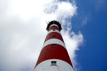 Symbolfoto alter Leuchtturm auf Ameland