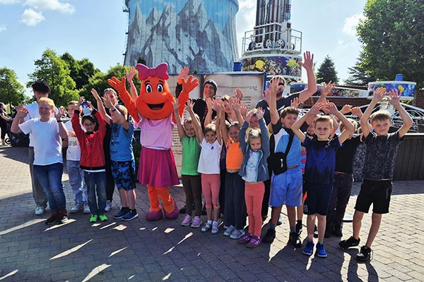 Gruppenfoto Teilnehmer der Ferienaktion 2025 im Kernwasserwunderland