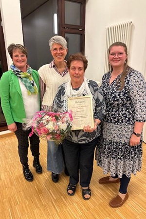 Ehrung Maria Termaat für 30jährige Mitgliedschaft im Isselburger Frauenchor Ehrung Maria Termaat