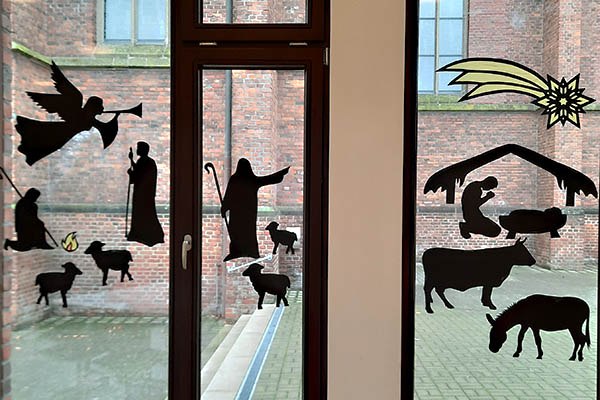 Weihnachtsfenster im Pfarrheim Isselburg