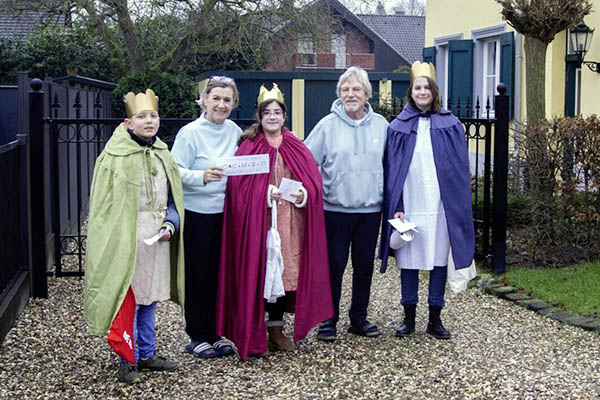 Sternsinger sammeln Spenden