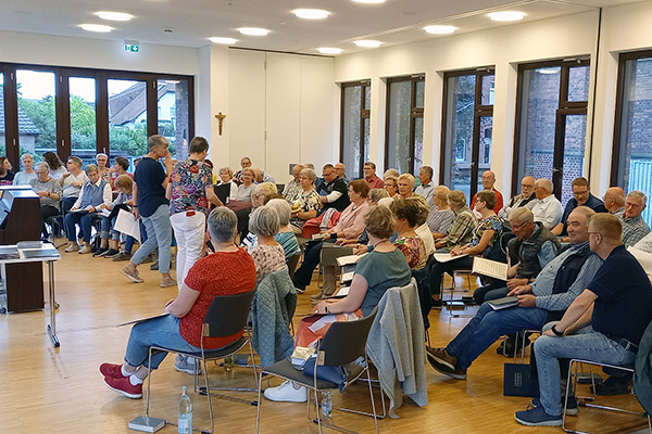 Probe der Chorgemeinschaft St. Franziskus im Pfarrheim Isselburg