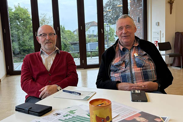 Burkhard Jocks und Bernhard Meyer von der Kolpingsfamilie