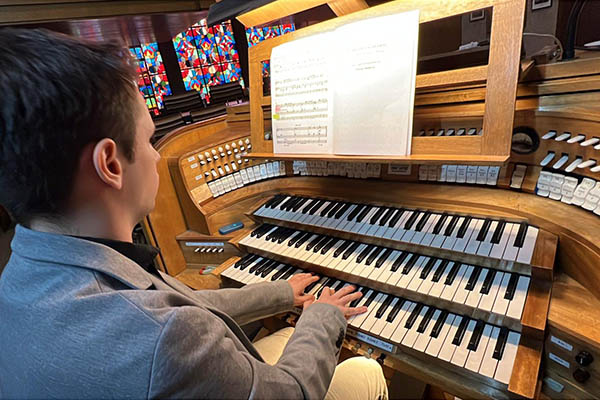 Orgelkonzert "Musik aus drei Welten" mit Samuel Ellers